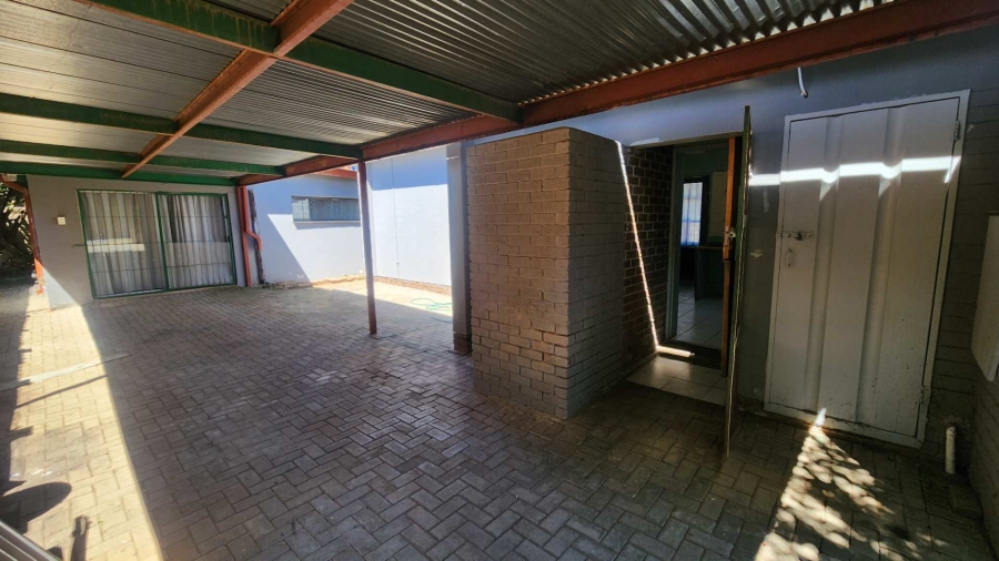 10 Bedroom Property for Sale in Brandwag Free State